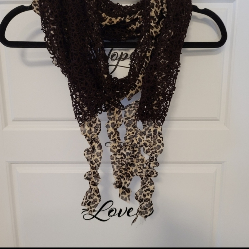 Scarfs - Picture 5 of 13